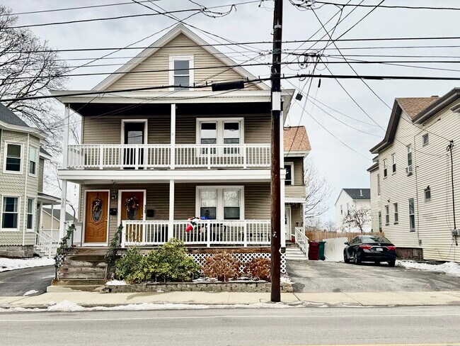 Building Photo - 328 Stevens St