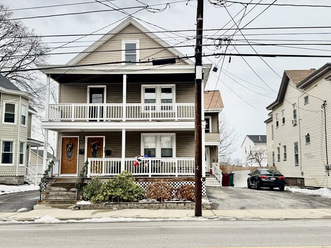 Building Photo - 328 Stevens St