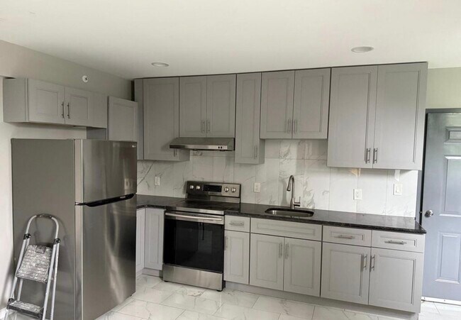 Foto del edificio - 2108 Ridge Ave