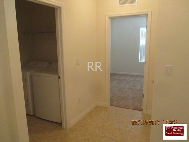 Foto del edificio - 4/2  Coming Soon