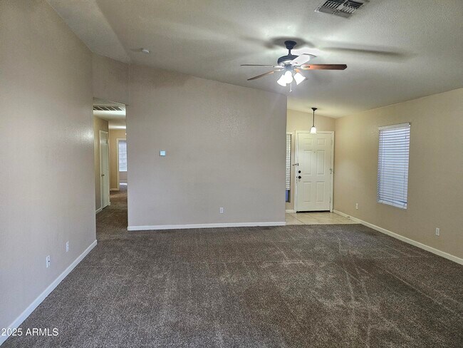 Foto del edificio - 842 E Impreria St