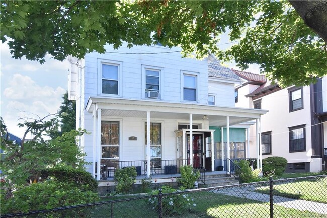 Building Photo - 57 S 9th Ave