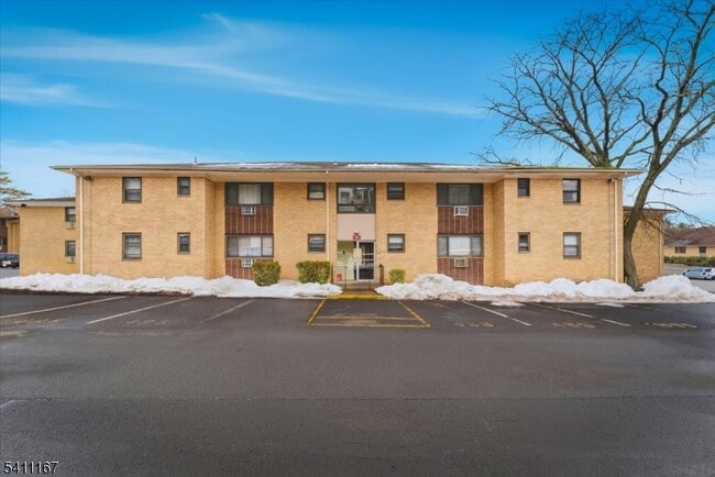 Building Photo - 401 US-22