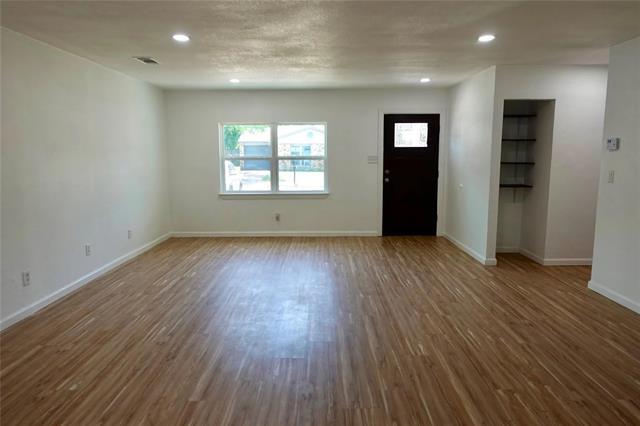 Foto del edificio - 5917 Maiden Ln