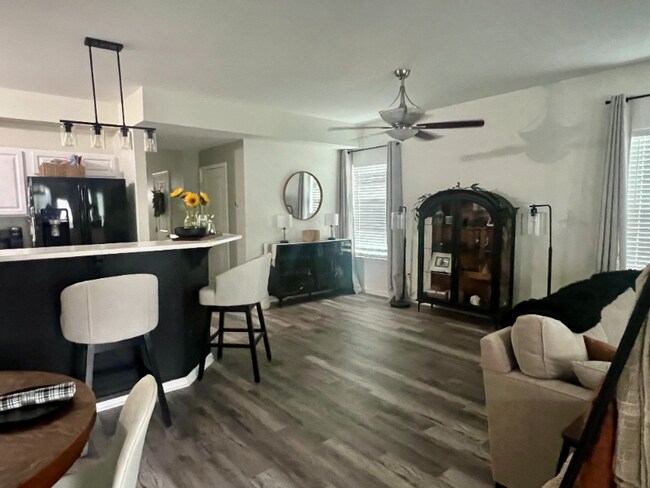 Foto del edificio - 7381 Smoothbore Ln