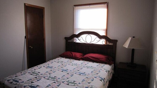 Foto del edificio - 481 Pocahontas Ave