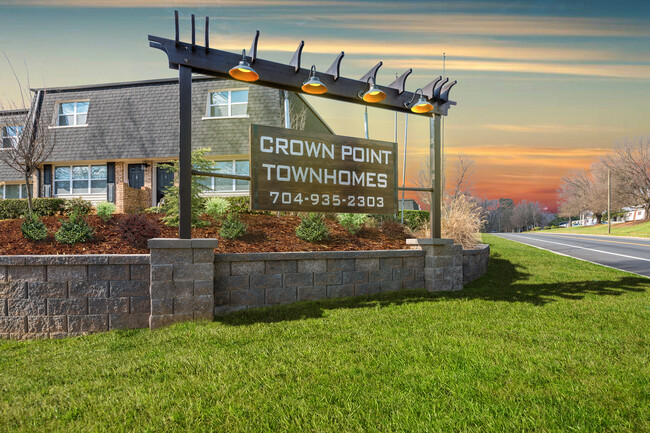 Foto del edificio - Crown Point Townhomes