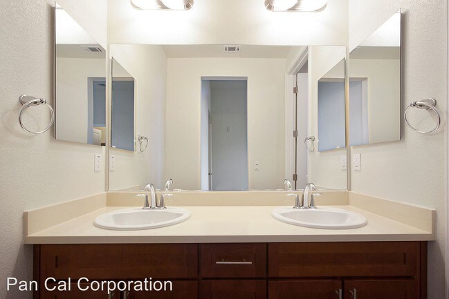 Building Photo - 2 br, 2.5 bath Apartment - 306 F Street