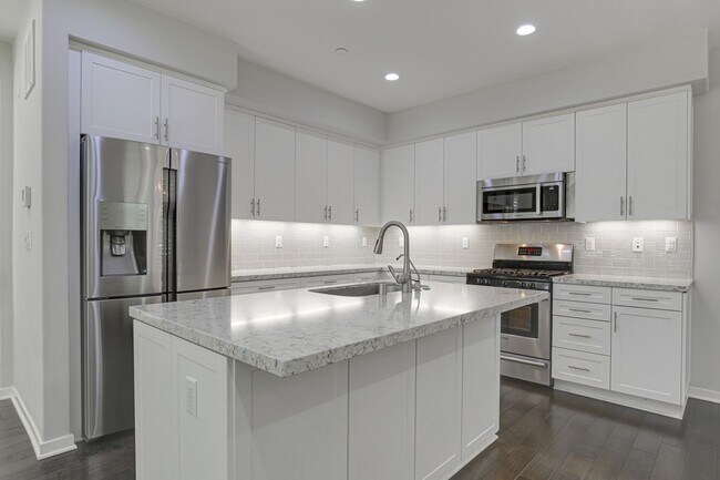 Building Photo - For Lease – 4 Bed / 3 Bath Townhome with 2-Car Garage