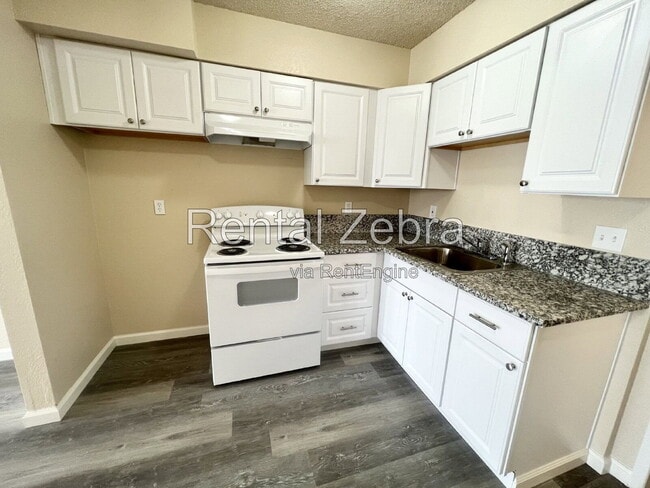 Building Photo - 1173 Kelso St