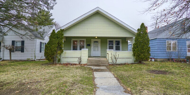 Primary Photo - 525 E Eckman