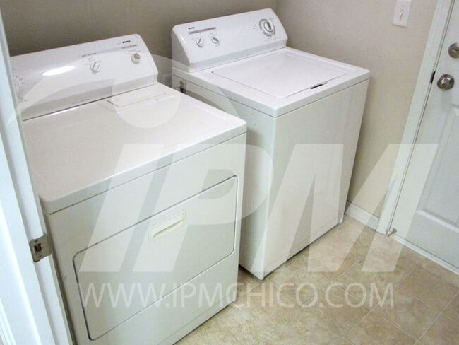 Foto del edificio - 2608 Doral Way