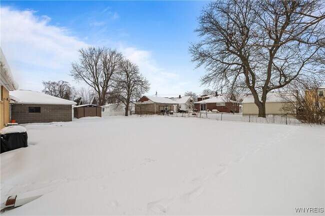 Foto del edificio - 133 Halstead Ave