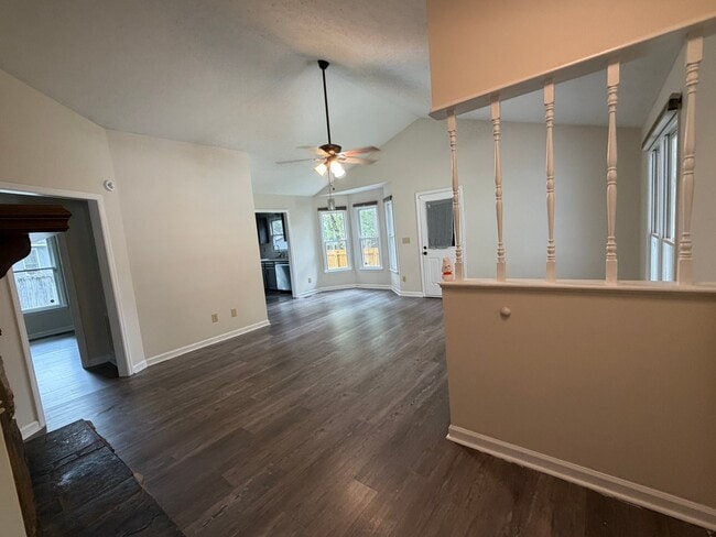 Foto del edificio - 6705 Winchester St