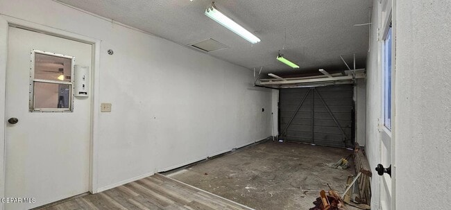 Building Photo - 824 Chapala Ct