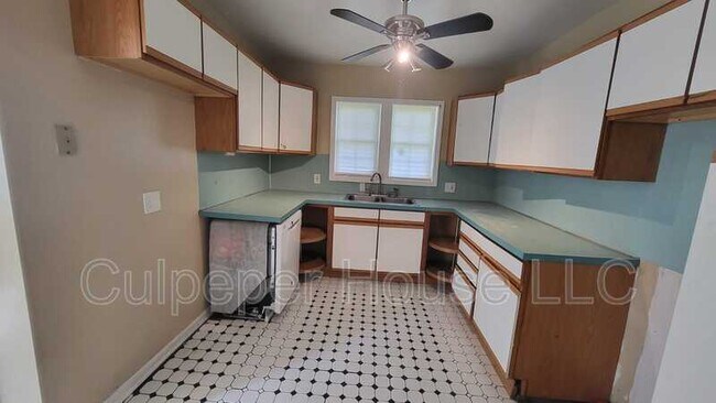 Foto del edificio - 2320 Mellwood Ave