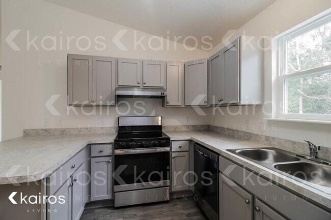 Building Photo - 2852 SW 161St Loop