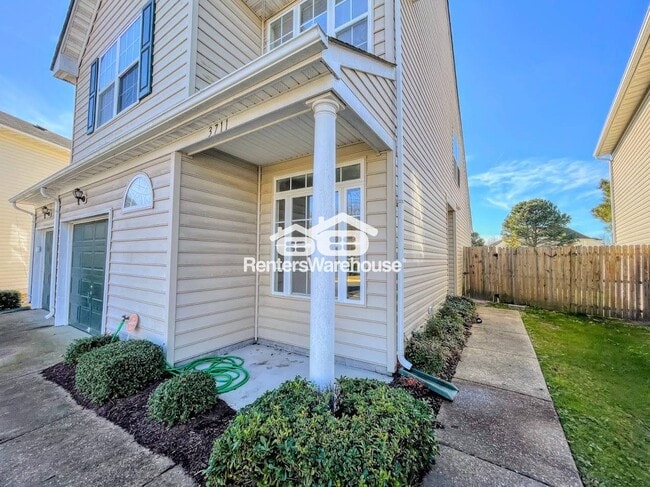 Building Photo - 3711 Bay Crescent