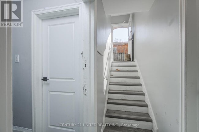 Building Photo - 99 Haig St