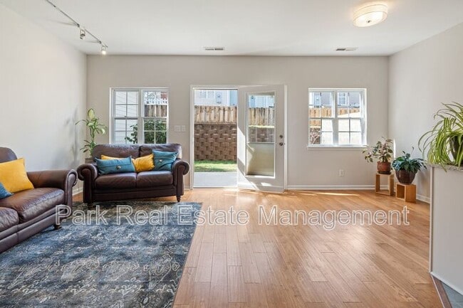 Foto del edificio - 285 Plaza Dr