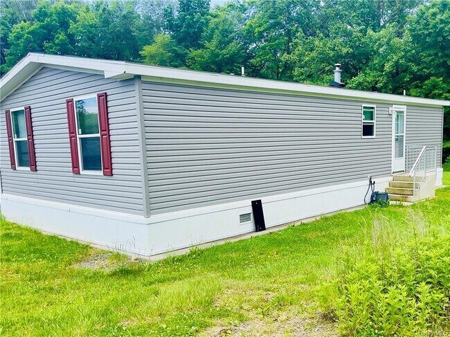 Building Photo - 18 Shore Ln