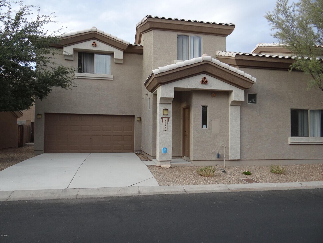 Foto principal - 8044 W Beck Ln