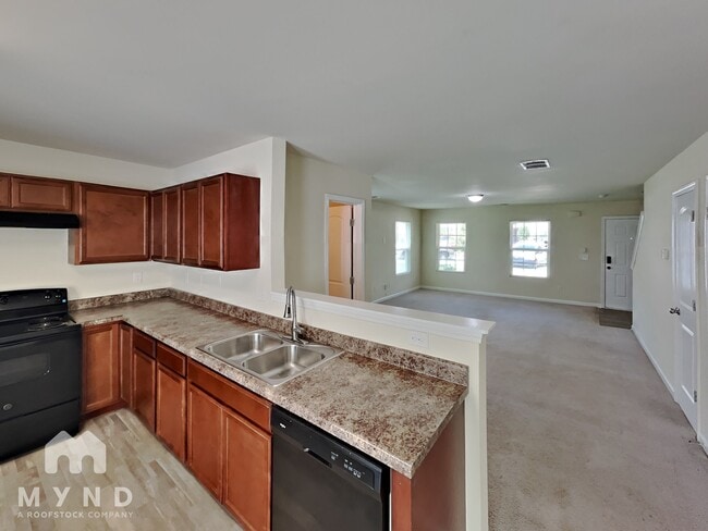 Building Photo - 2547 Piering Dr
