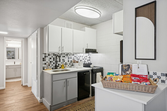 Foto del edificio - Campus Crossings on 8th Street