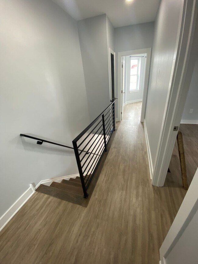 Building Photo - Newly Renovated 2 Bedroom 1 Bathroom House for Rent