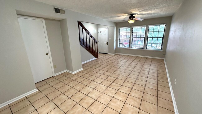 Building Photo - 803 Timbers Ct