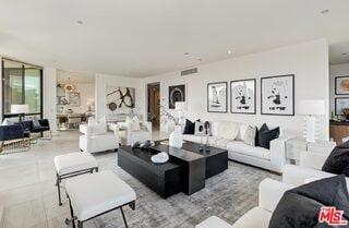 Building Photo - 300 N Swall Dr