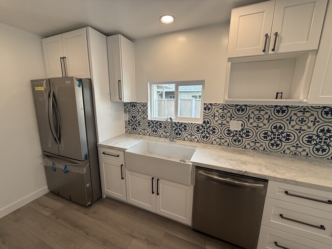 Photo - 11614 Riverside Dr (North Hollywood, CA) Apartments