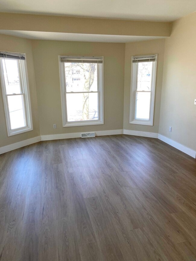 Foto del edificio - 338 Delaware St SE