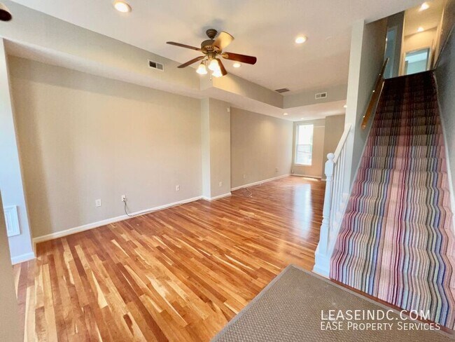 Foto del edificio - 1016 11th St NE