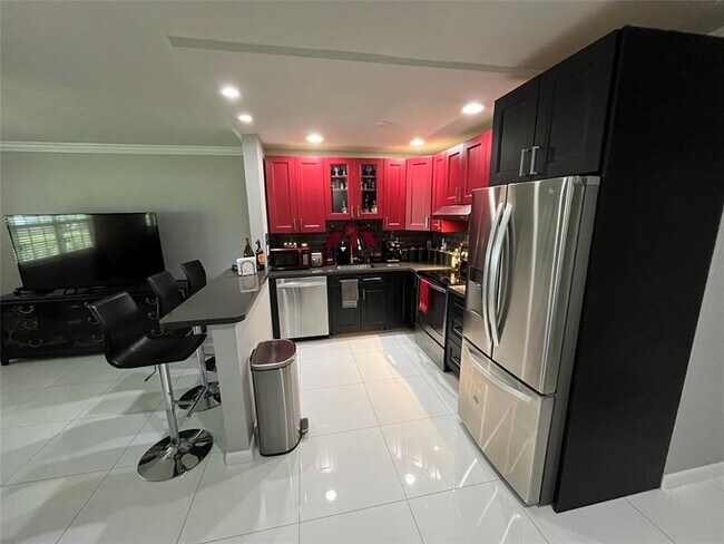 Foto del edificio - 2455 NE 51st St