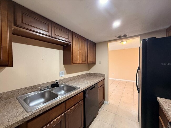 Foto del edificio - 934 N Lake Destiny Rd