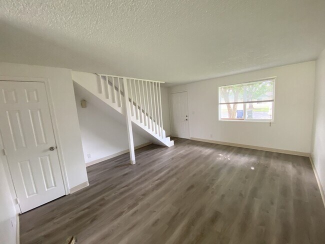 Building Photo - 219S40th - FH
