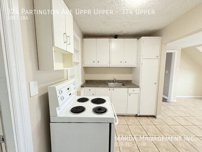 Photo du bâtiment - COZY 2 BED/1 BATH NEAR U OF W - INCLUSIVE!!