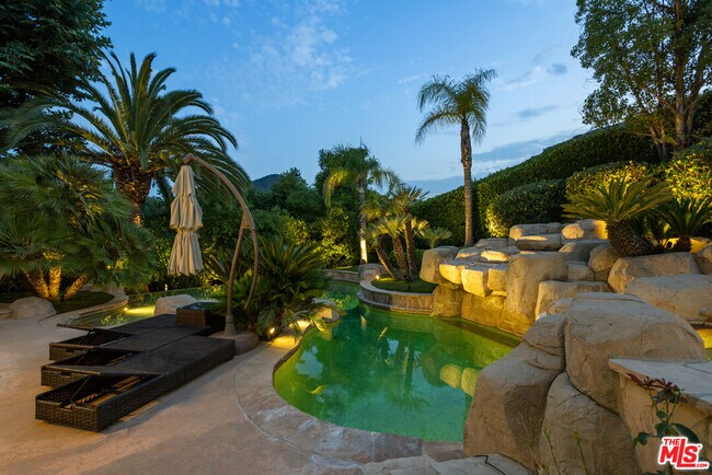 Foto del edificio - 1653 Vista Oaks Way