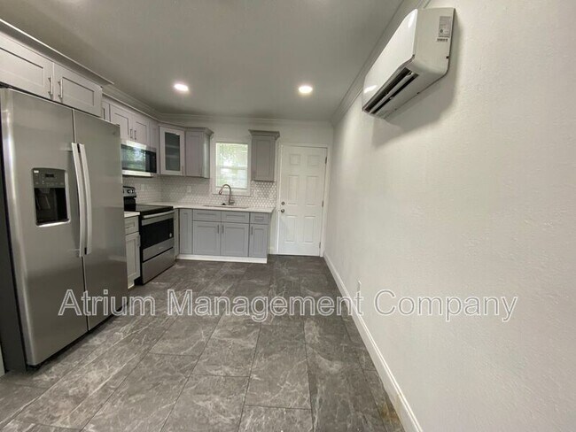 Foto del edificio - 1408 Patrick St