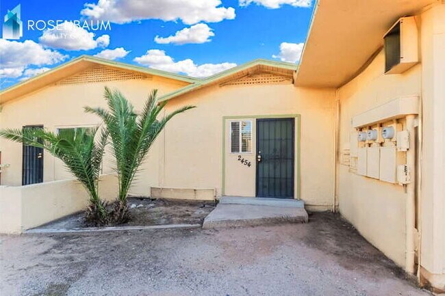 Foto del edificio - 2454 N Treat Ave