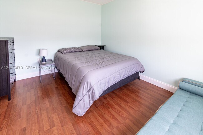 Building Photo - 1460 Ocean 309