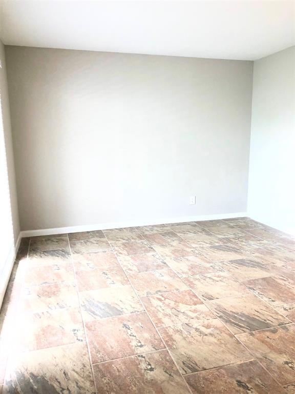 Building Photo - 1016 E 7th St