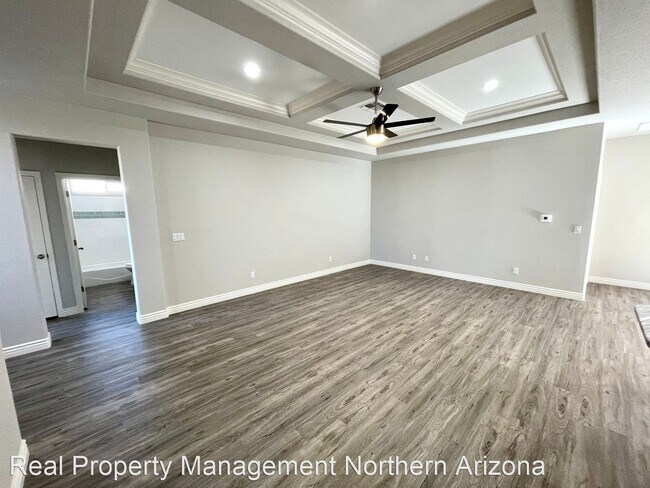 Building Photo - 3 br, 2 bath House - 3392 N. Apache St.