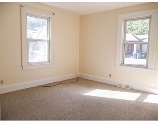 Building Photo - 41 Angeline St
