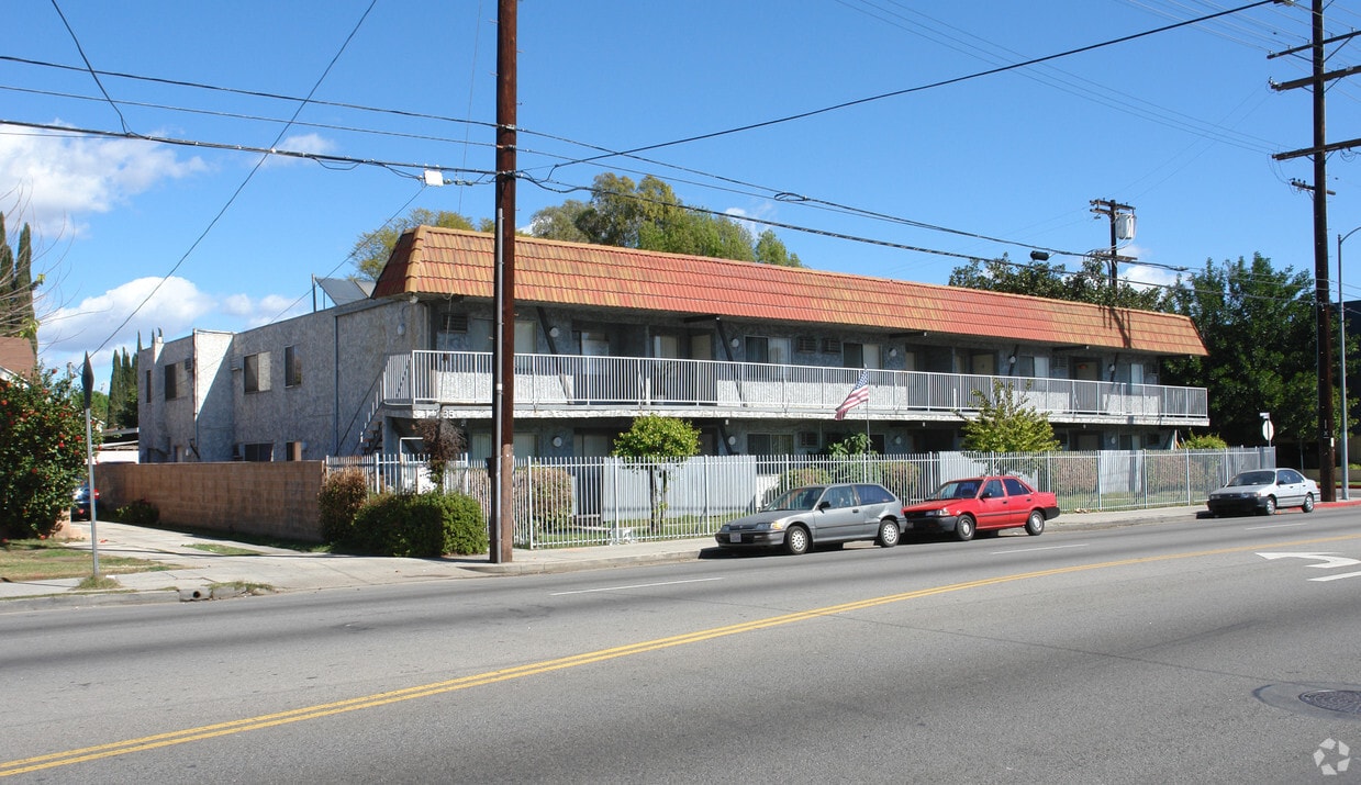Primary Photo - 14237 Vanowen St