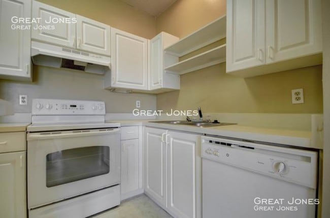 Building Photo - 1 bedroom in Tampa FL 33624-5167