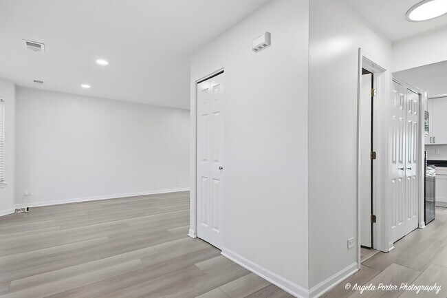 Foto del edificio - 1240 Huntington Dr
