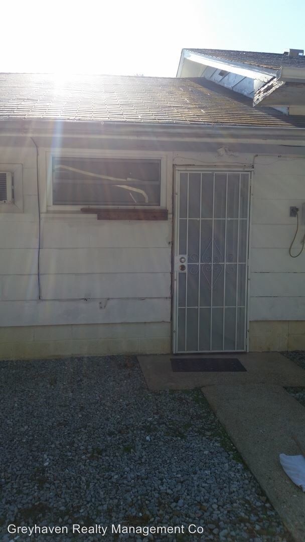 Foto del edificio - 1127 McBrien Rd
