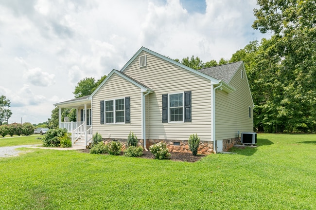 Building Photo - 3 Bedroom || 2 Bathroom Home in Madison He...